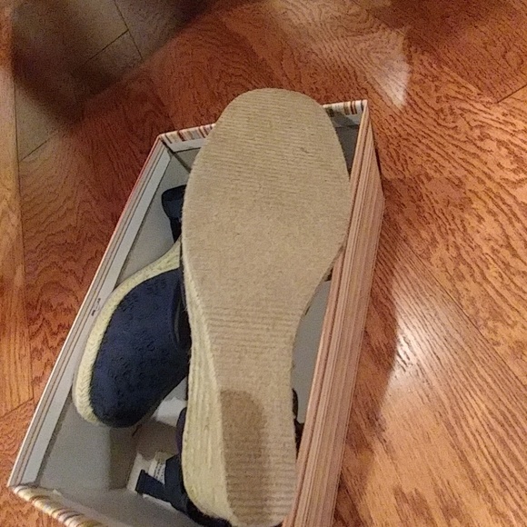 Wedge tie up shoes - Picture 6 of 6